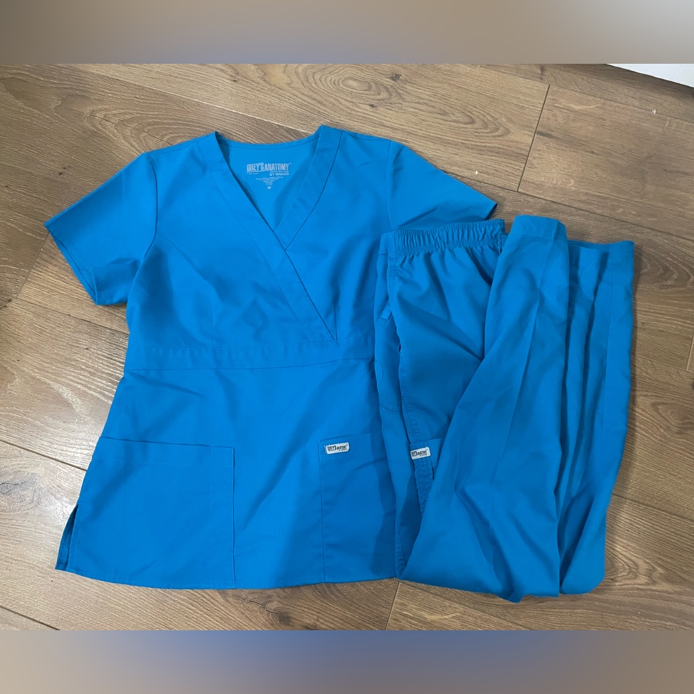Gray’s Anatomy by Barco Blue Scrubs Set (M Top, XS Pants)